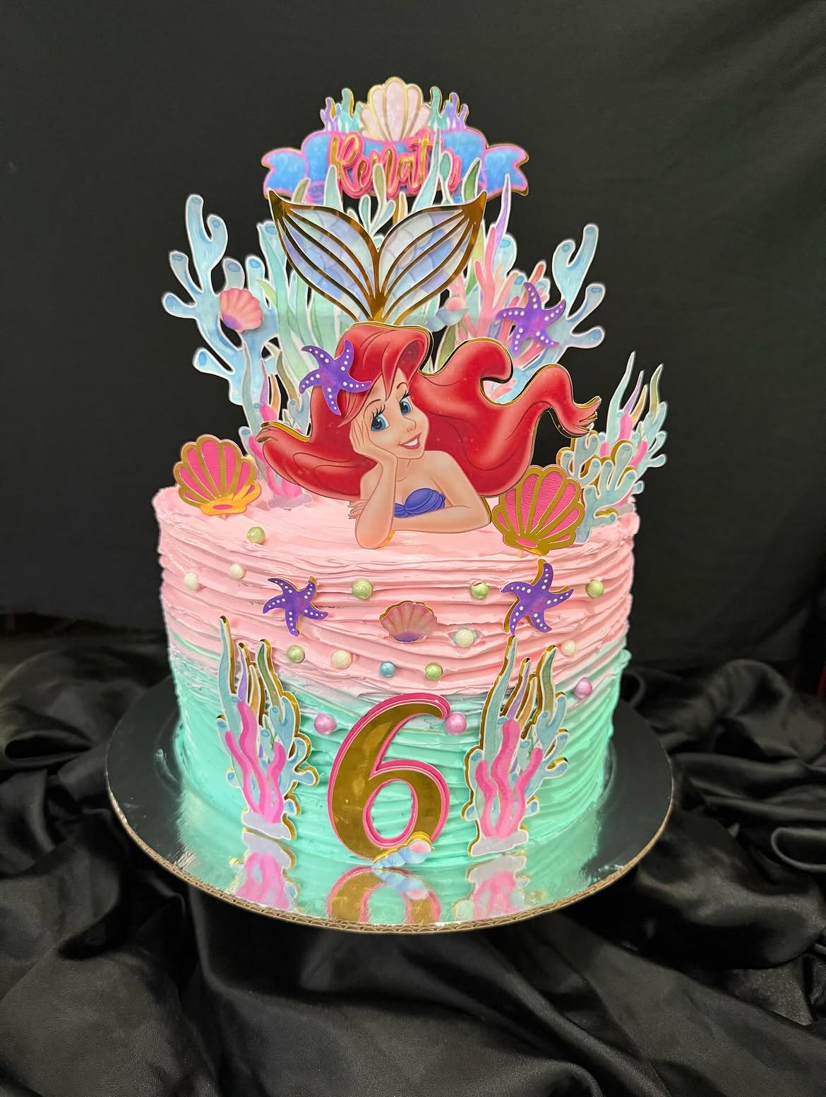 Pastel temática La Sirenita con decoración del mar